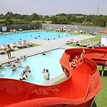 Zecamping 4 Anime Animaux Acceptes Avec Piscine Couverte Et Bar