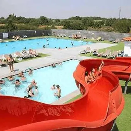 Zecamping 4 Etoiles Anime Animaux Acceptes Avec Piscine Couverte Et Bar
