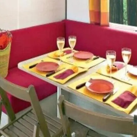 Zecamping 4 Etoiles Anime Animaux Acceptes Avec Piscine Couverte Et Bar Campingplads 4*