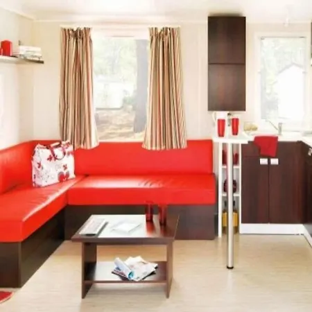 Zecamping 4 Anime Animaux Acceptes Avec Piscine Couverte Et Bar Кемпинг Villeneuve-en-Retz