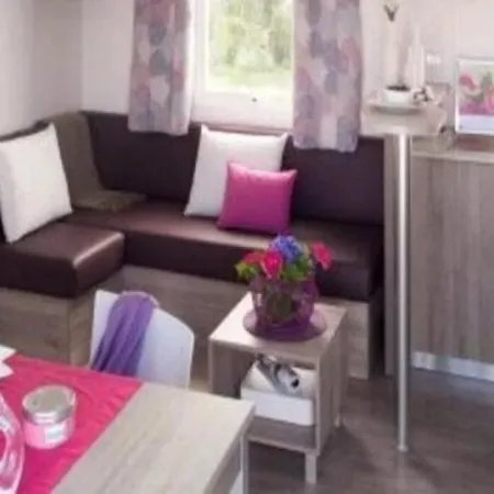Zecamping 4 Etoiles Anime Animaux Acceptes Avec Piscine Couverte Et Bar Campingplads Villeneuve-en-Retz