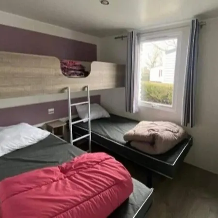 Campingplads Zecamping 4 Etoiles Anime Animaux Acceptes Avec Piscine Couverte Et Bar