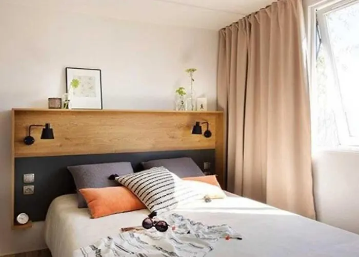 Zecamping 4 Anime Animaux Acceptes Avec Piscine Couverte Et Bar